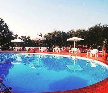Hôtel Delle Vigne à Baja Sardinia Extérieur photo